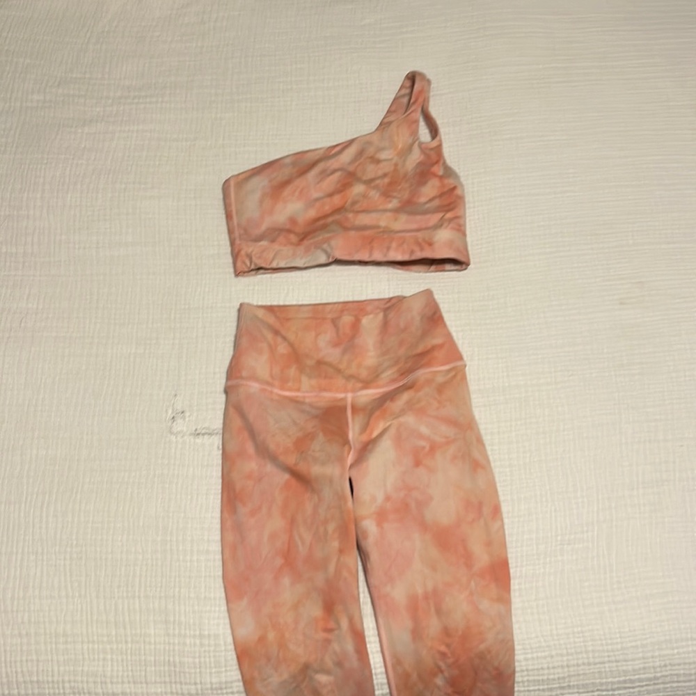 Carbon 38 set tie dye pink